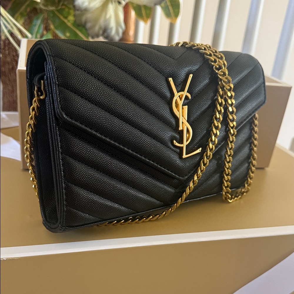 Design Copy Crossbody Purses Brand New 9x6 Im Selling As Is
Reflect The Price